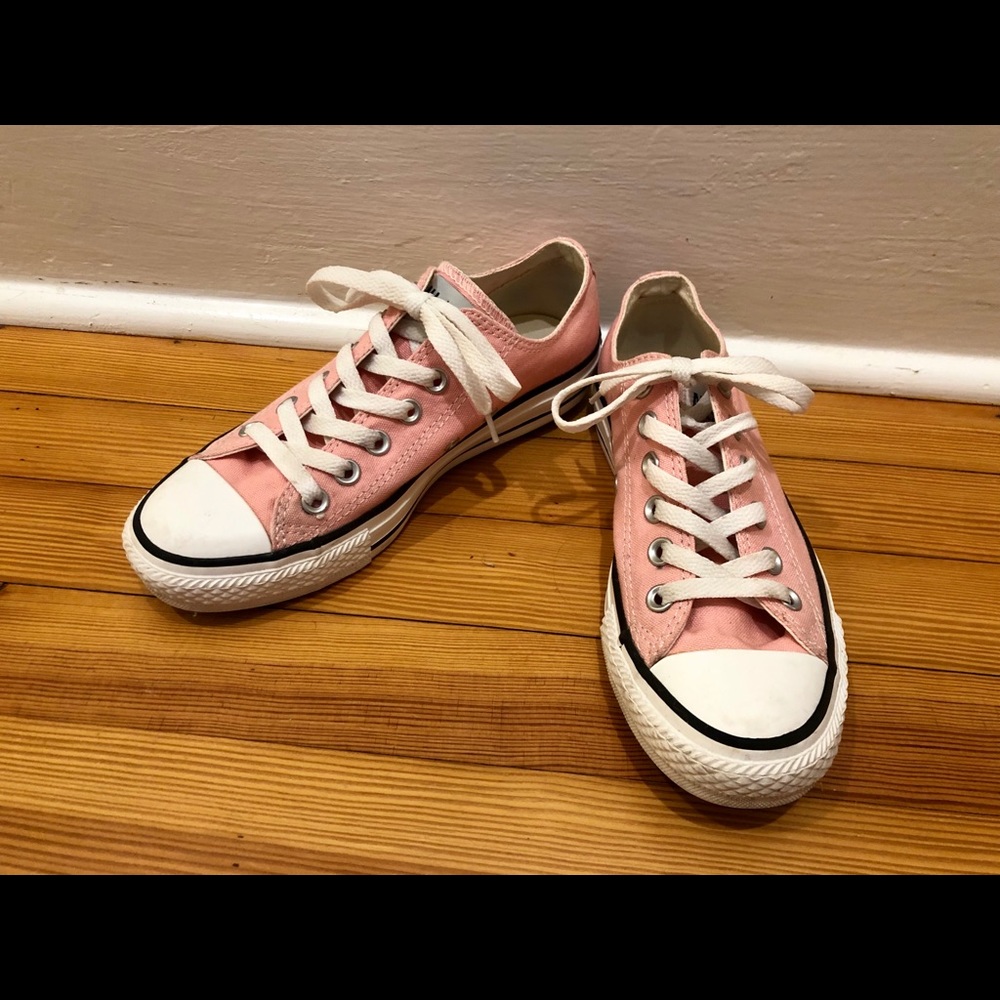 Converse size 7 light pink classics